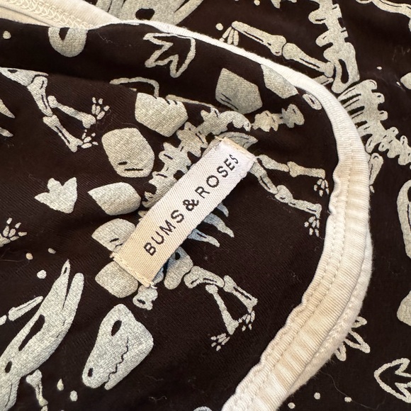 Dinosaur Fossil Pattern Throw Blanket - Black and White - Picture 6 of 8